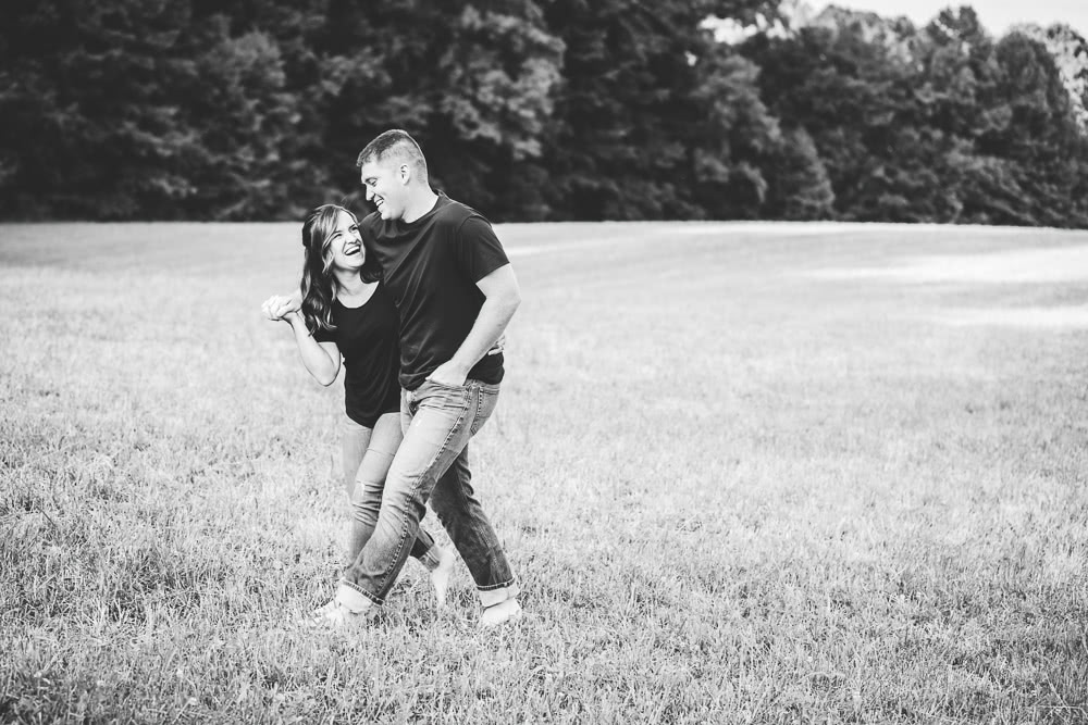wedding-photographer-roanoke-blacksburg-christiansburg-engagement-couple-bride-groom-tg-imagine-photography-zoey-and-ethan-oak-grove-farm-beckley-wv-west-023